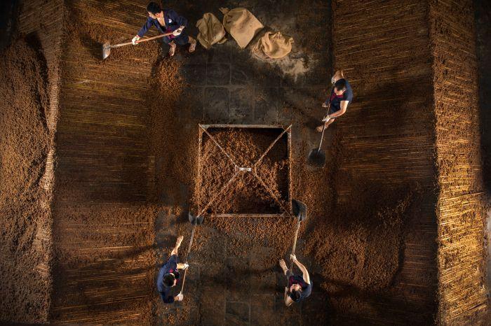 通过足球比, 关于比赛策 通过足球比, 关于比赛策